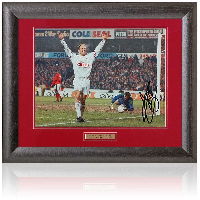 Jean-Pierre Papin Bayern Munich Legend Hand Signed 12x8 photograph AFTAL COA